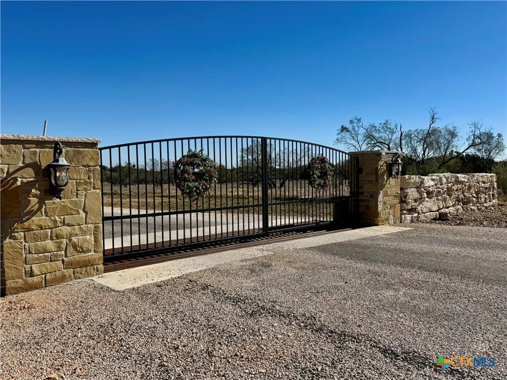 37 Buck Run Rd. San Saba, TX 76877