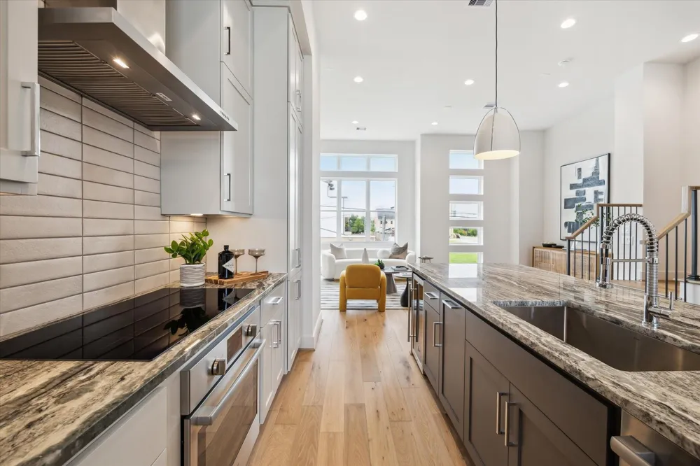 2123 Emancipation Avenue