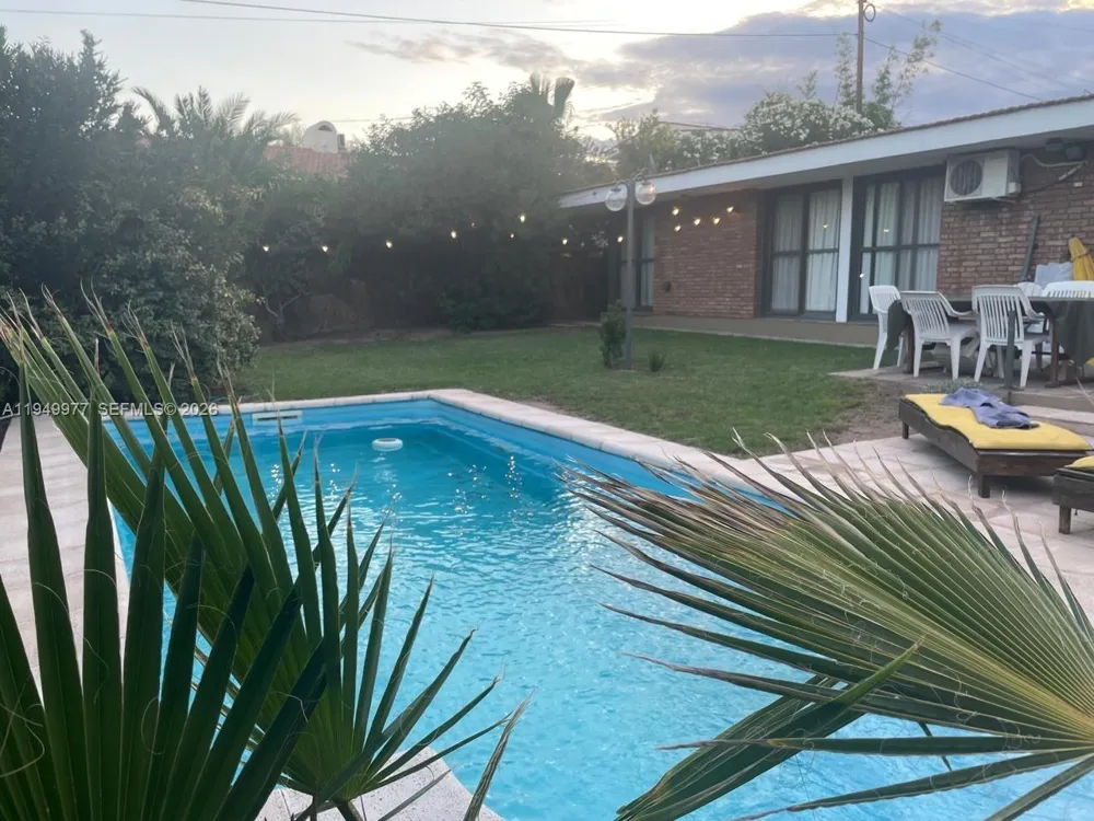 706 Cerro Leon Negro Mendoza,Argentina Other Country - Not In USA, M 5500