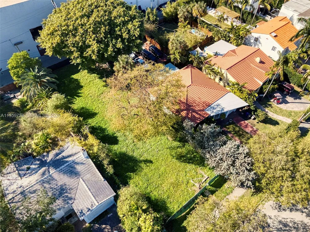 1728 Lenox Ave Miami Beach, FL 33139