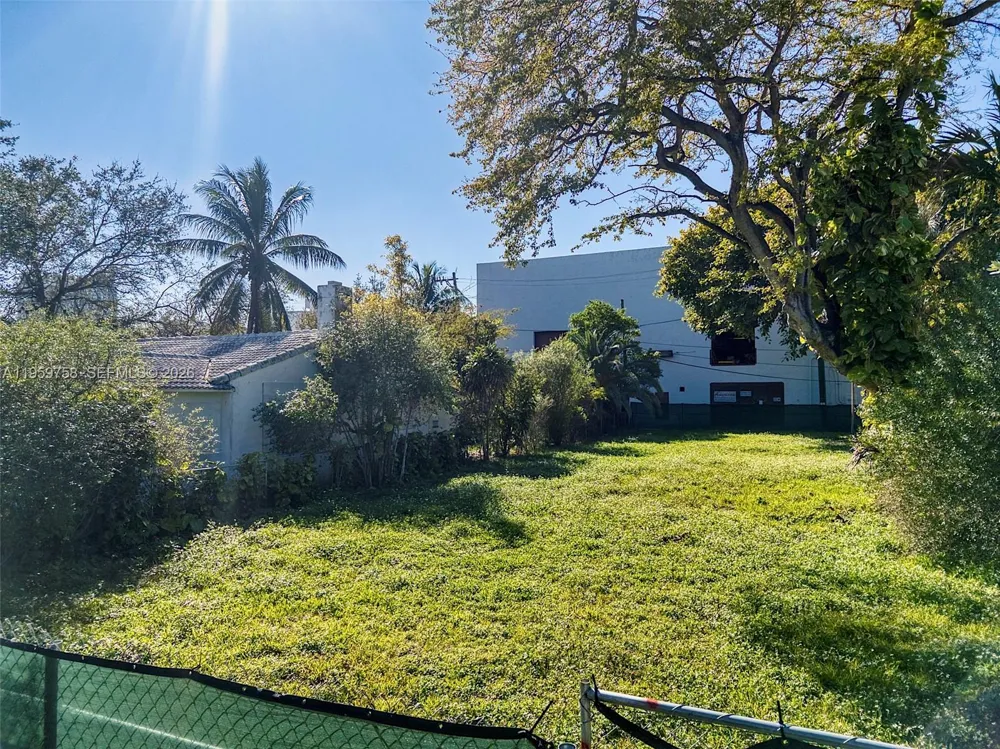 1728 Lenox Ave Miami Beach, FL 33139