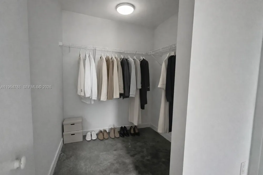 151 SE 1st St #1501 Miami, FL 33131