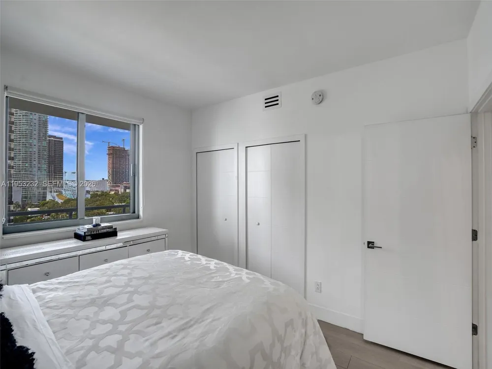 601 NE 36th St #1003 Miami, FL 33137