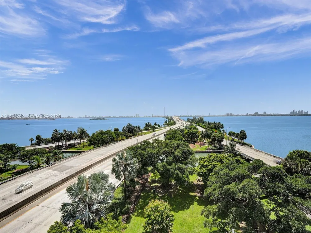 601 NE 36th St #1003 Miami, FL 33137