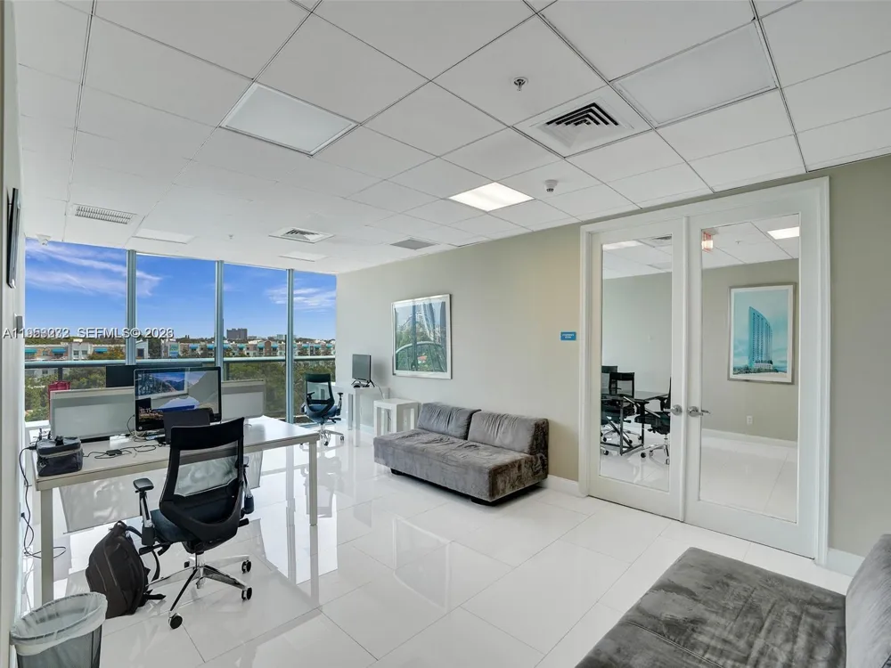 601 NE 36th St #1003 Miami, FL 33137
