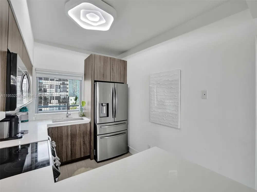 601 NE 36th St #1003 Miami, FL 33137
