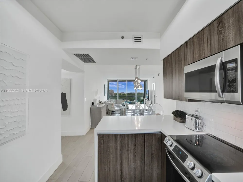 601 NE 36th St #1003 Miami, FL 33137