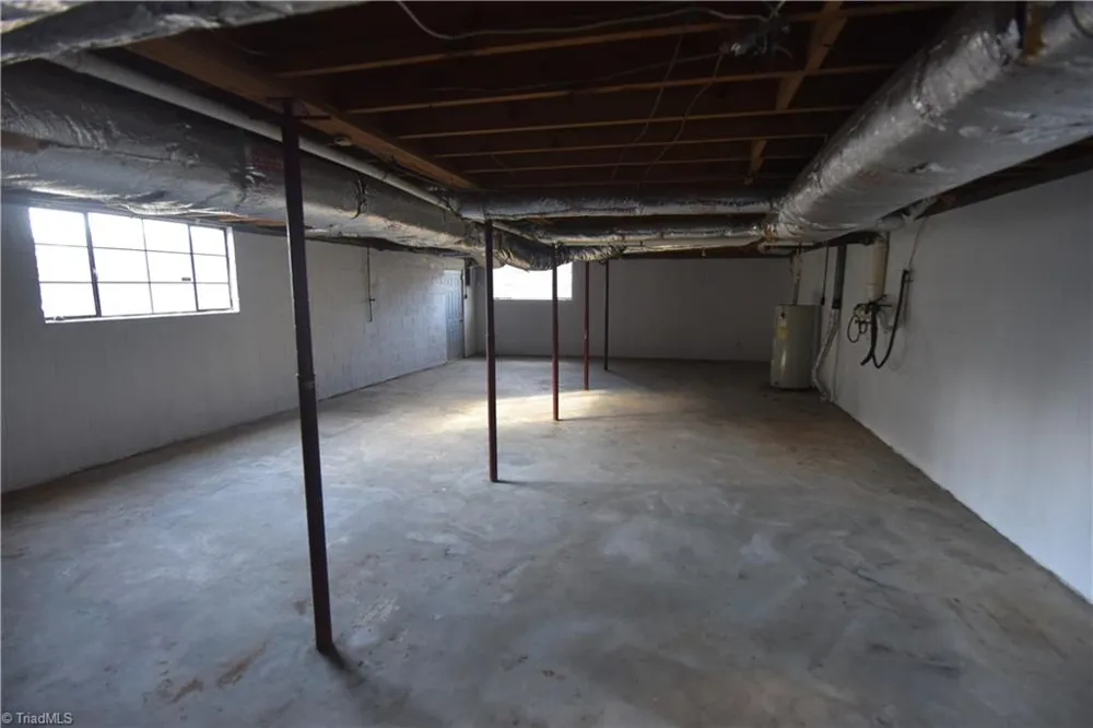 3808 Cash Drive Winston-Salem, NC 27107