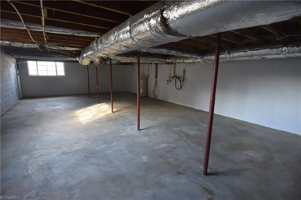 3808 Cash Drive Winston-Salem, NC 27107