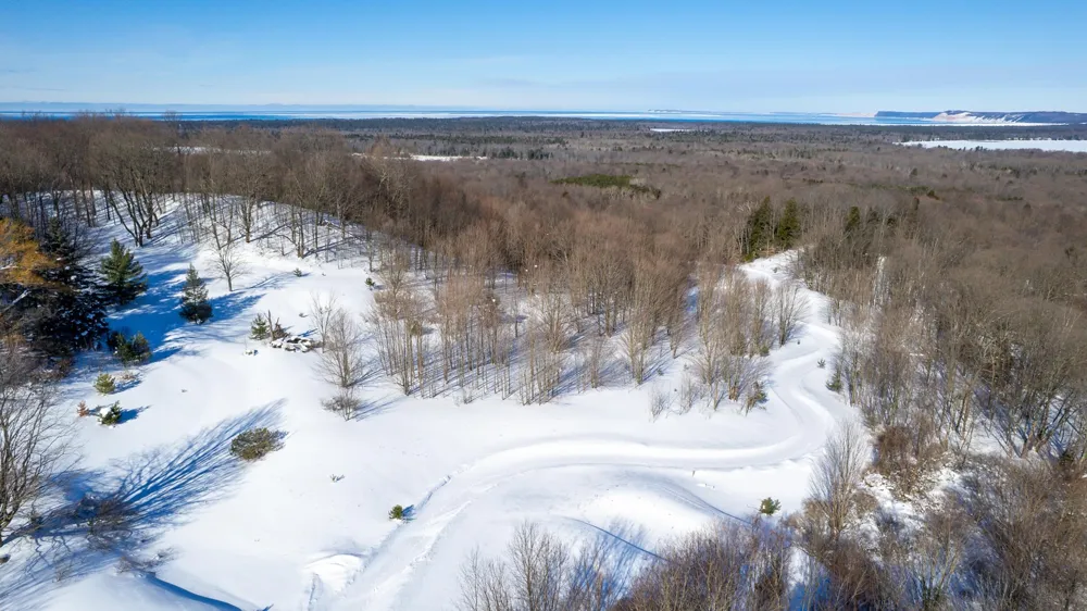3100 Warren Road Benzonia Township, MI 49617