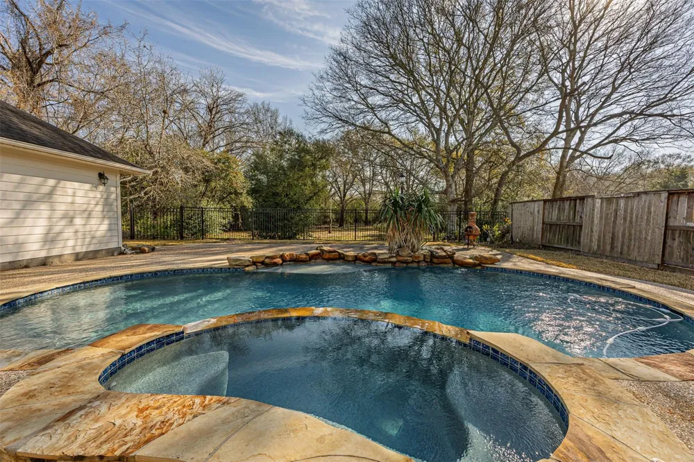 2802 Mossy Log Court