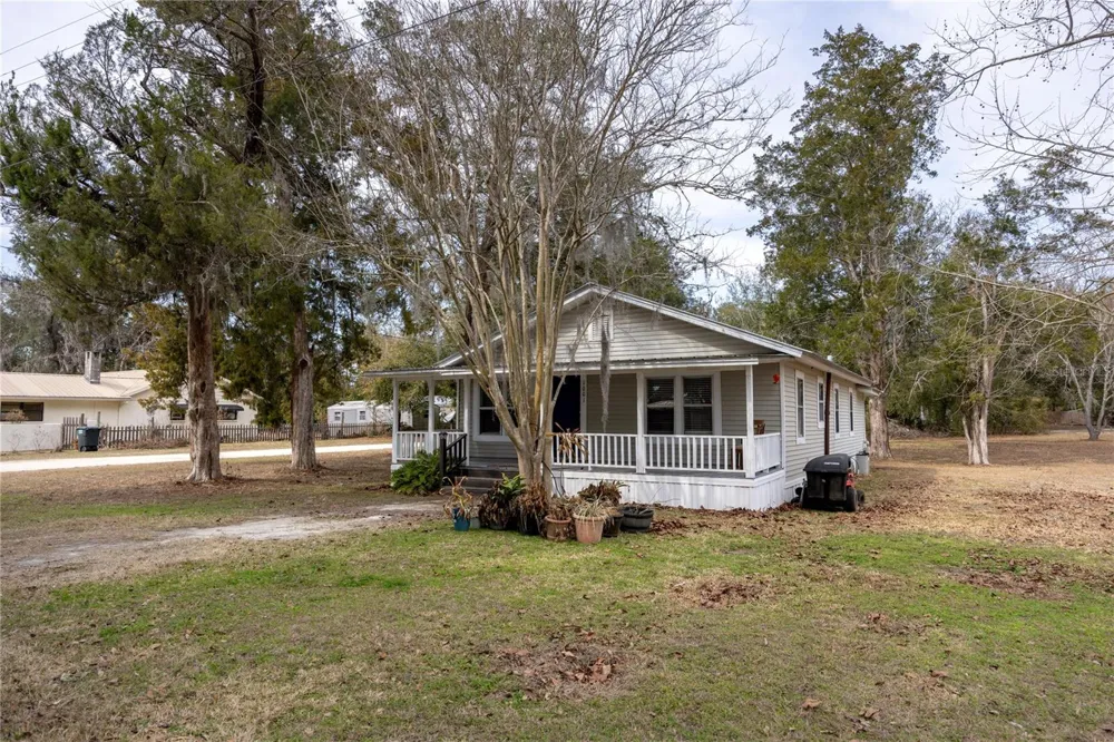 1001 NE 2ND AVENUE Trenton, FL 32693