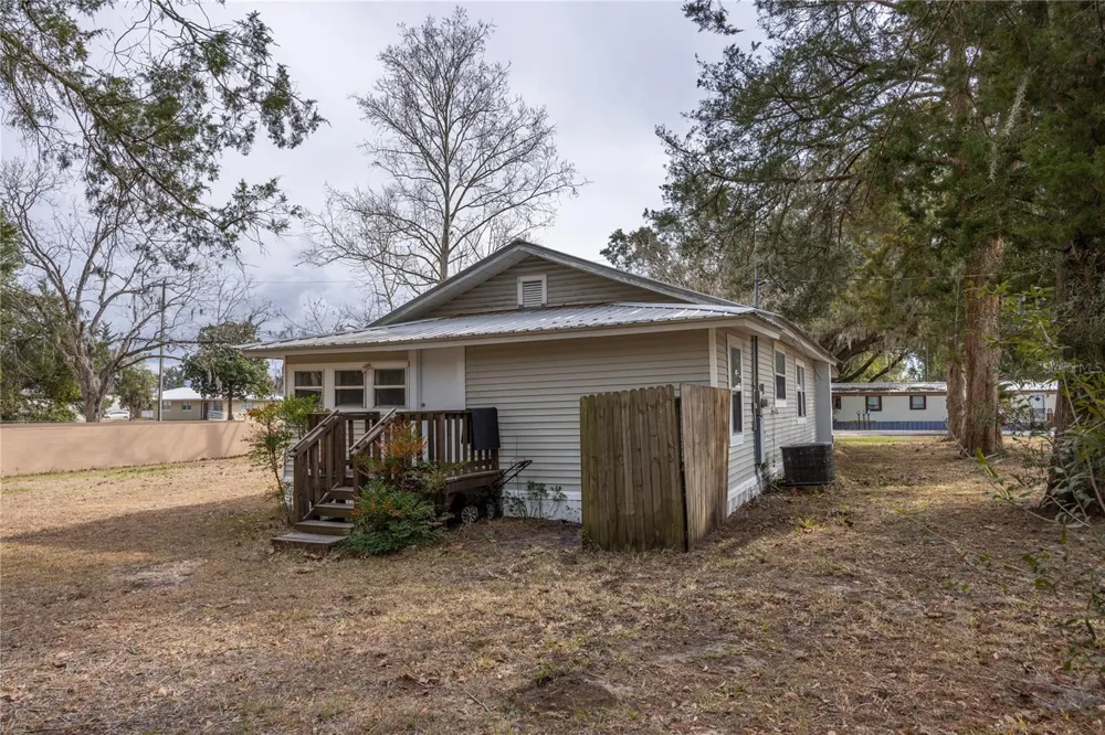 1001 NE 2ND AVENUE Trenton, FL 32693