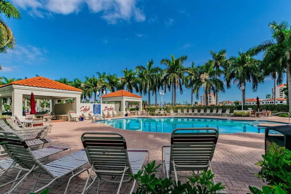 6085 BAHIA DEL MAR CIRCLE #467 St Petersburg, FL 33715