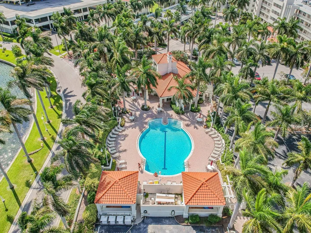 6085 BAHIA DEL MAR CIRCLE #467 St Petersburg, FL 33715