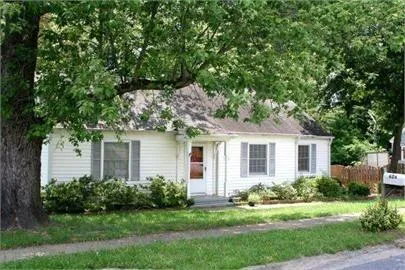 626 Burbank Circle SE