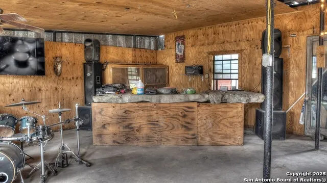 201 7th Leakey, TX 78873