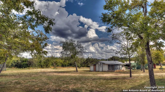 201 7th Leakey, TX 78873