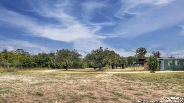 201 7th Leakey, TX 78873