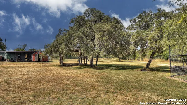 201 7th Leakey, TX 78873