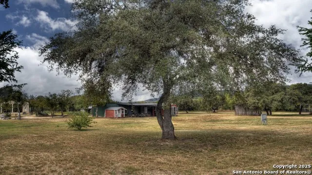 201 7th Leakey, TX 78873