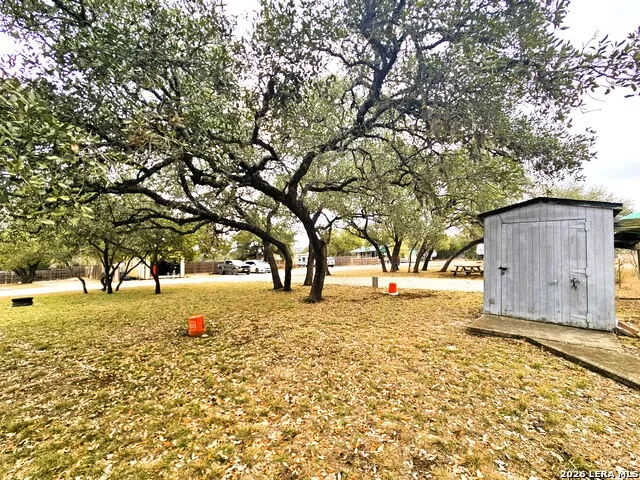 605 Lakeshore Ln Bandera, TX 78003
