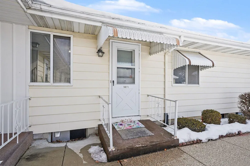 5671 Leisure South Drive SE