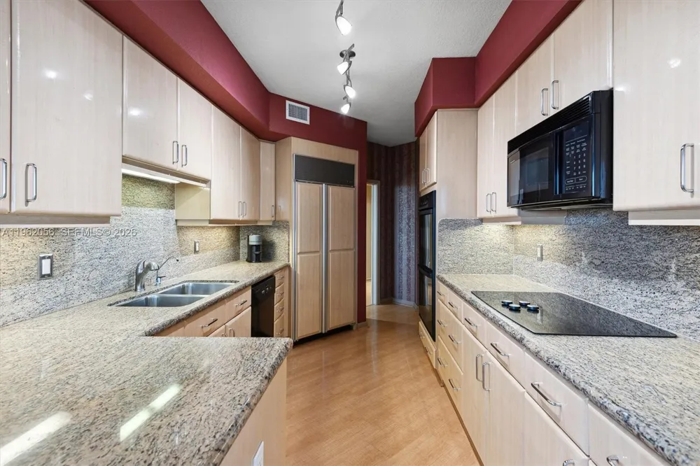6051 Ocean Dr #602 Hollywood, FL 33019