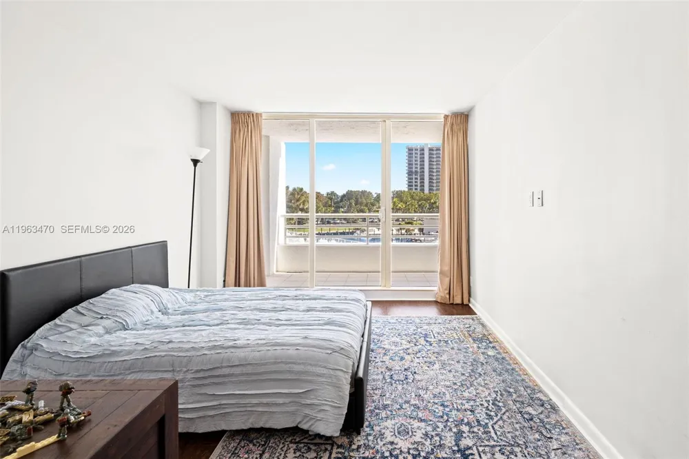 4201 Ocean Blvd #208 Boca Raton, FL 33431