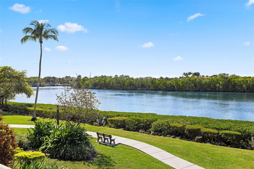 4201 Ocean Blvd #208 Boca Raton, FL 33431