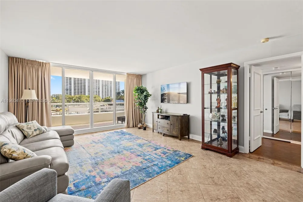 4201 Ocean Blvd #208 Boca Raton, FL 33431