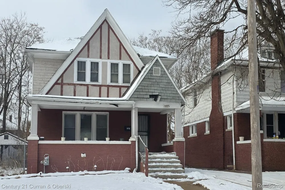 13935 Winthrop St Street