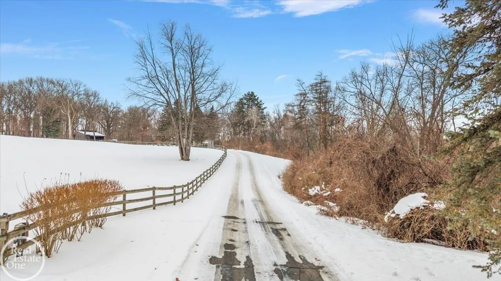 3750 Orion Road Oakland Charter Township, MI 48363