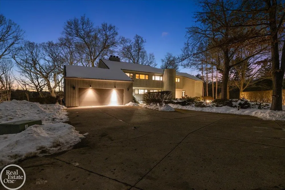3750 Orion Road Oakland Charter Township, MI 48363