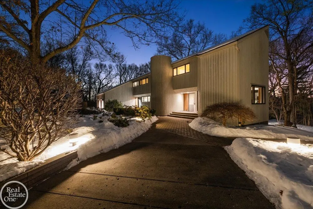 3750 Orion Road Oakland Charter Township, MI 48363