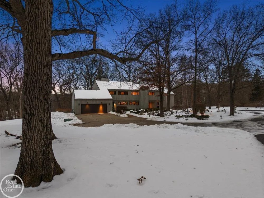 3750 Orion Road Oakland Charter Township, MI 48363