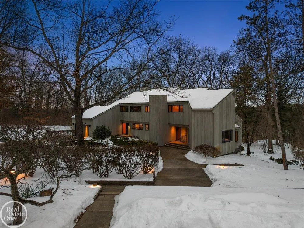 3750 Orion Road Oakland Charter Township, MI 48363