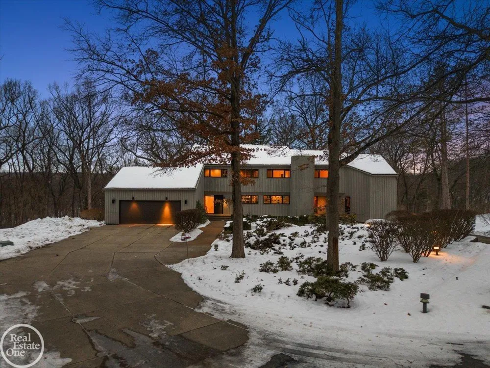 3750 Orion Road Oakland Charter Township, MI 48363