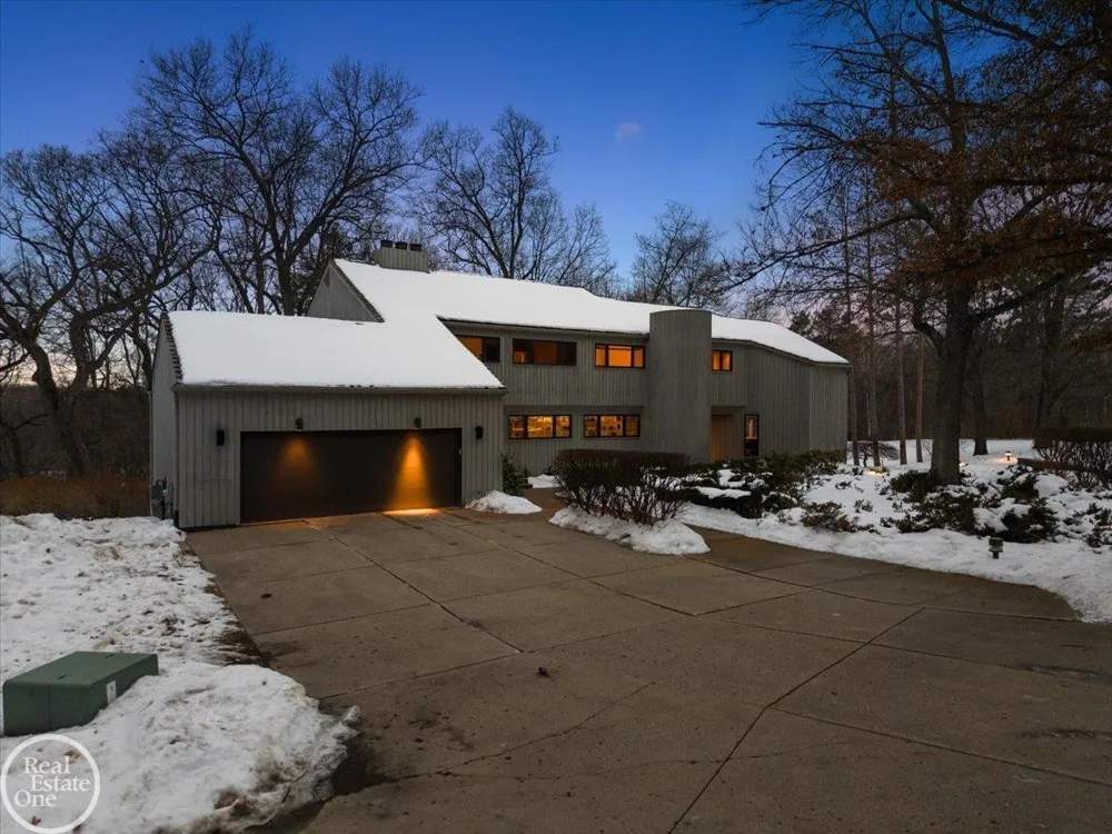 3750 Orion Road Oakland Charter Township, MI 48363