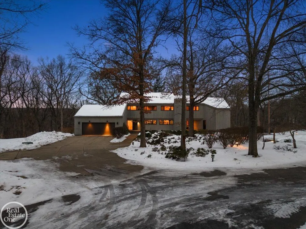 3750 Orion Road Oakland Charter Township, MI 48363