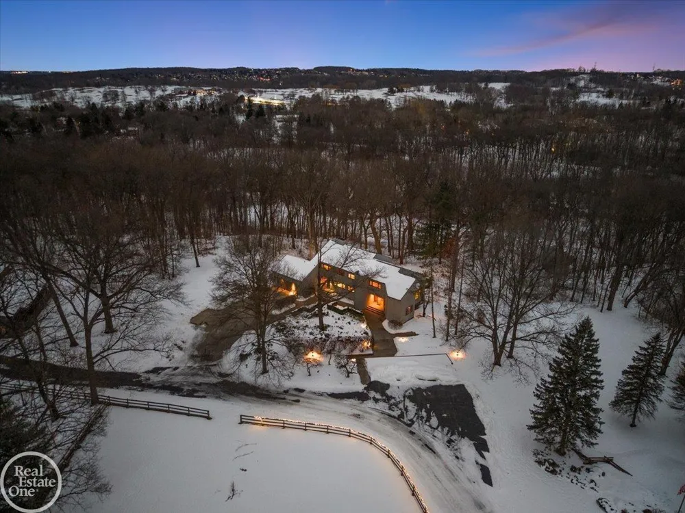 3750 Orion Road Oakland Charter Township, MI 48363