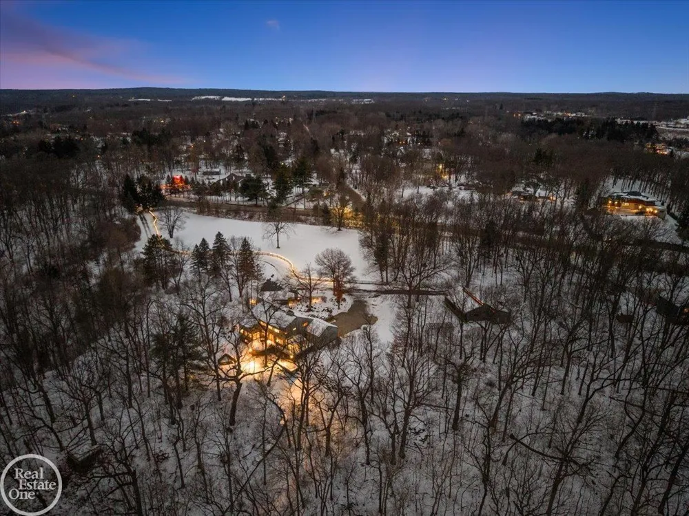3750 Orion Road Oakland Charter Township, MI 48363