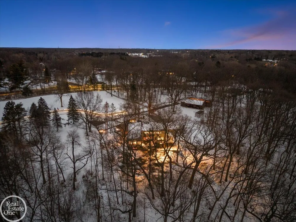 3750 Orion Road Oakland Charter Township, MI 48363