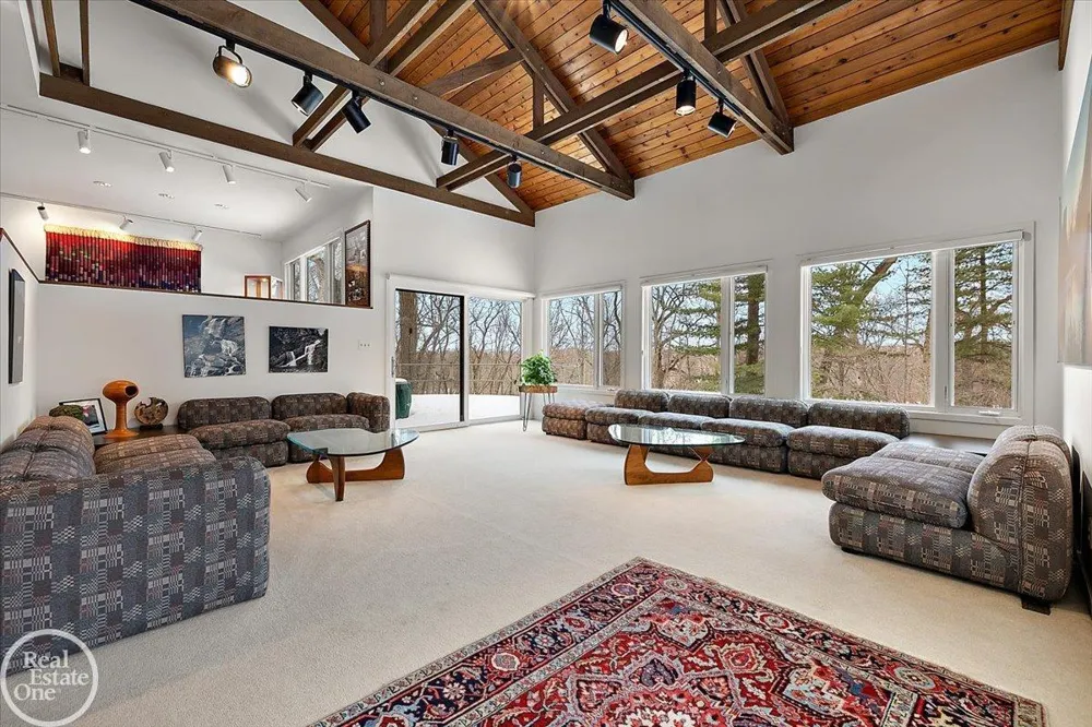 3750 Orion Road Oakland Charter Township, MI 48363
