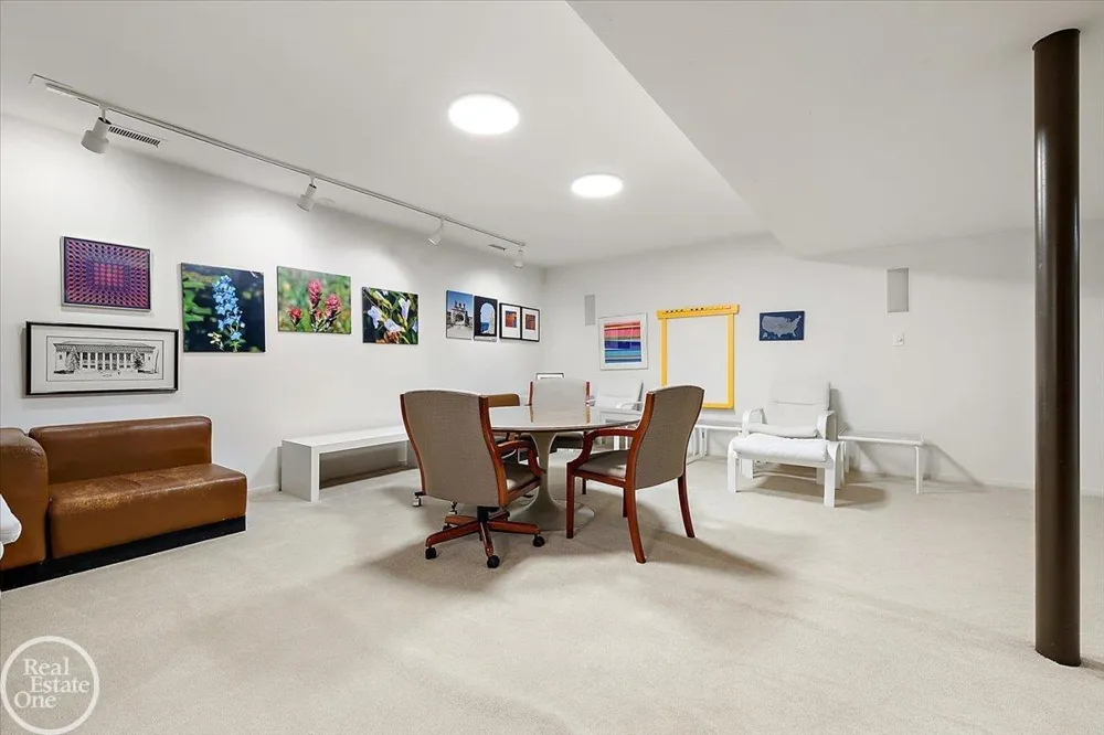 3750 Orion Road Oakland Charter Township, MI 48363