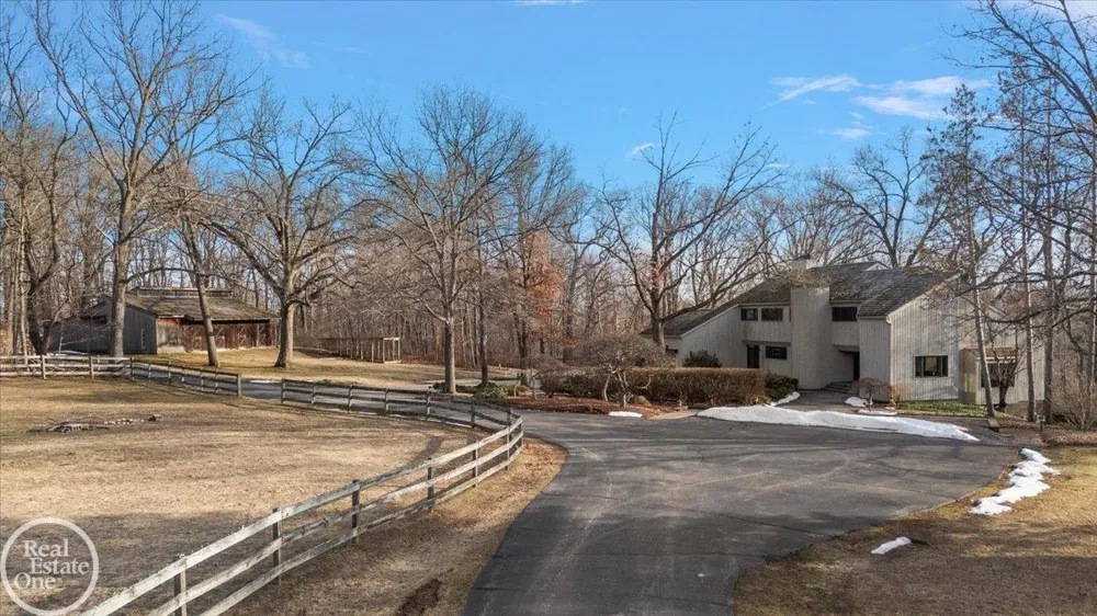 3750 Orion Road Oakland Charter Township, MI 48363