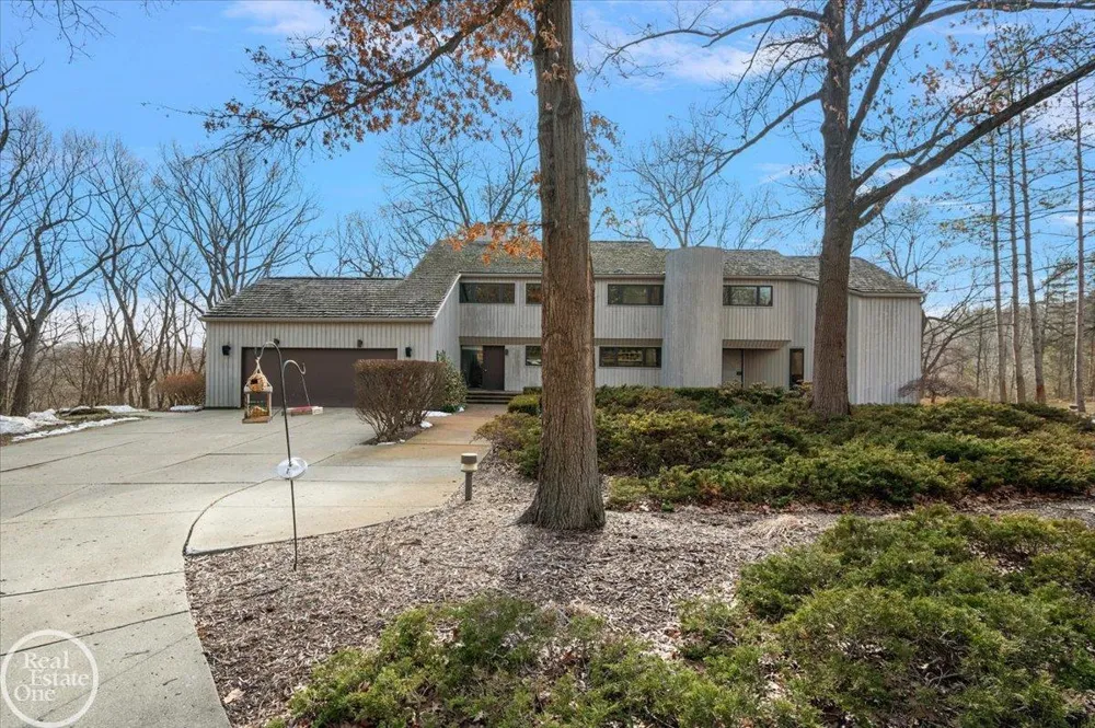 3750 Orion Road Oakland Charter Township, MI 48363