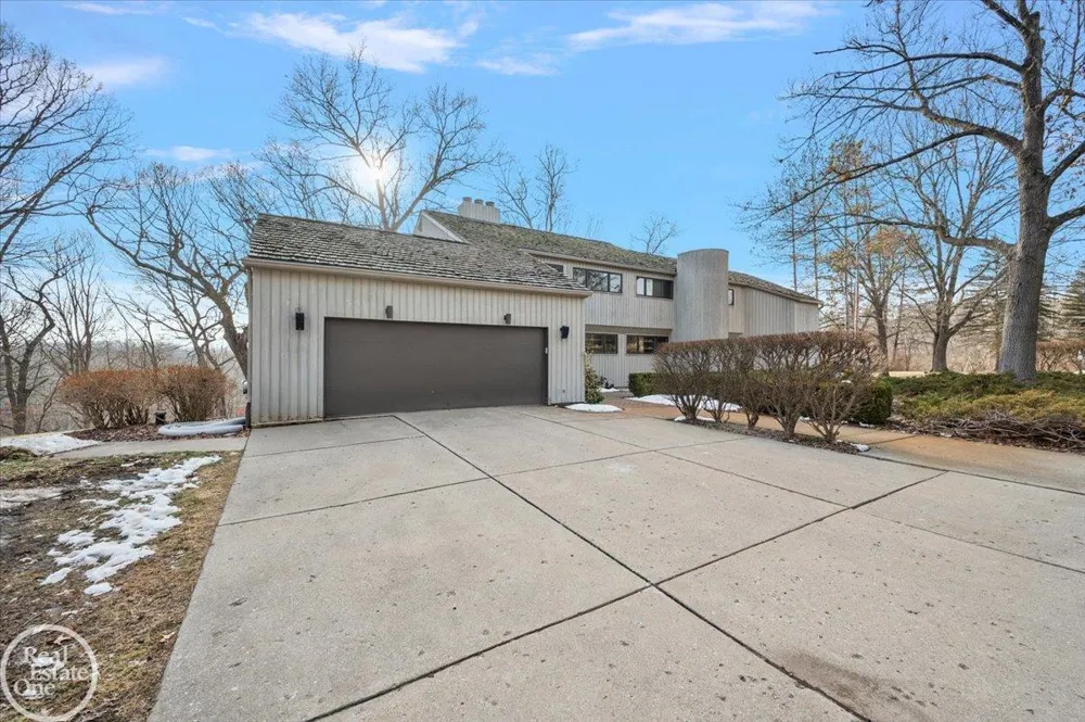3750 Orion Road Oakland Charter Township, MI 48363