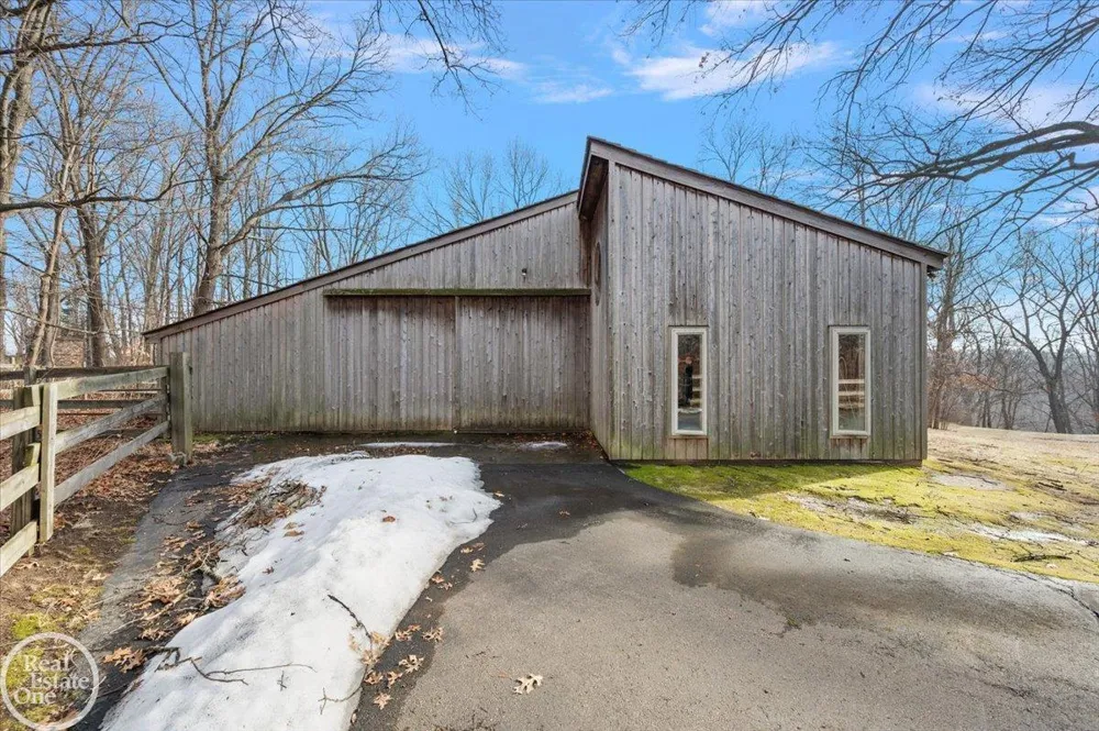 3750 Orion Road Oakland Charter Township, MI 48363