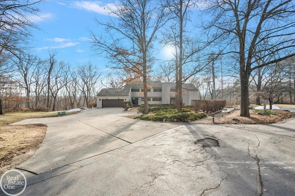3750 Orion Road Oakland Charter Township, MI 48363